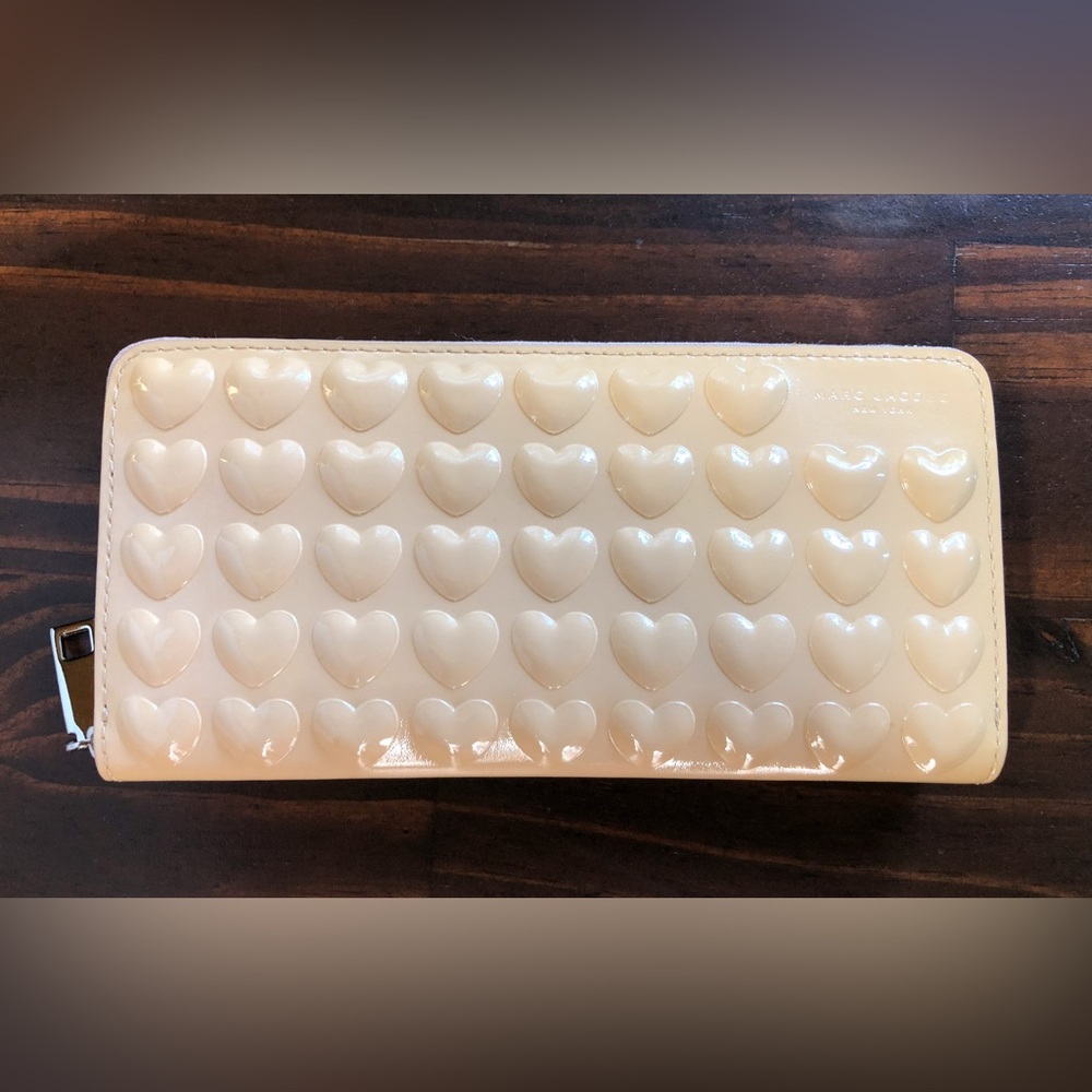 Marc Jacobs Peach Hearts Patent Leather Continental Wallet NWT